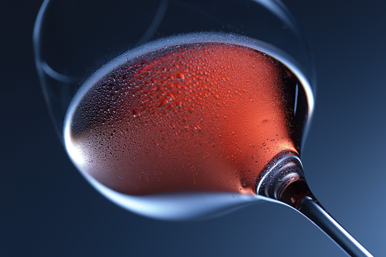 The Science Behind Red and White Wine - Separating Fact from Fiction